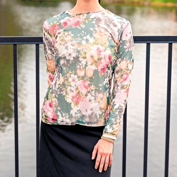 DEVORAH'S SECRET Modest Top Sheerly Green Garden - Picture 2 of 4